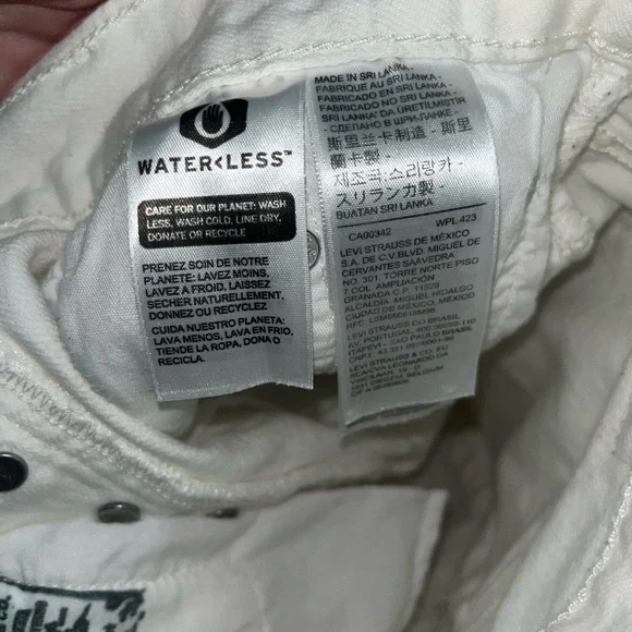 Levi's 501 Jean Shorts - Picture 4 of 5